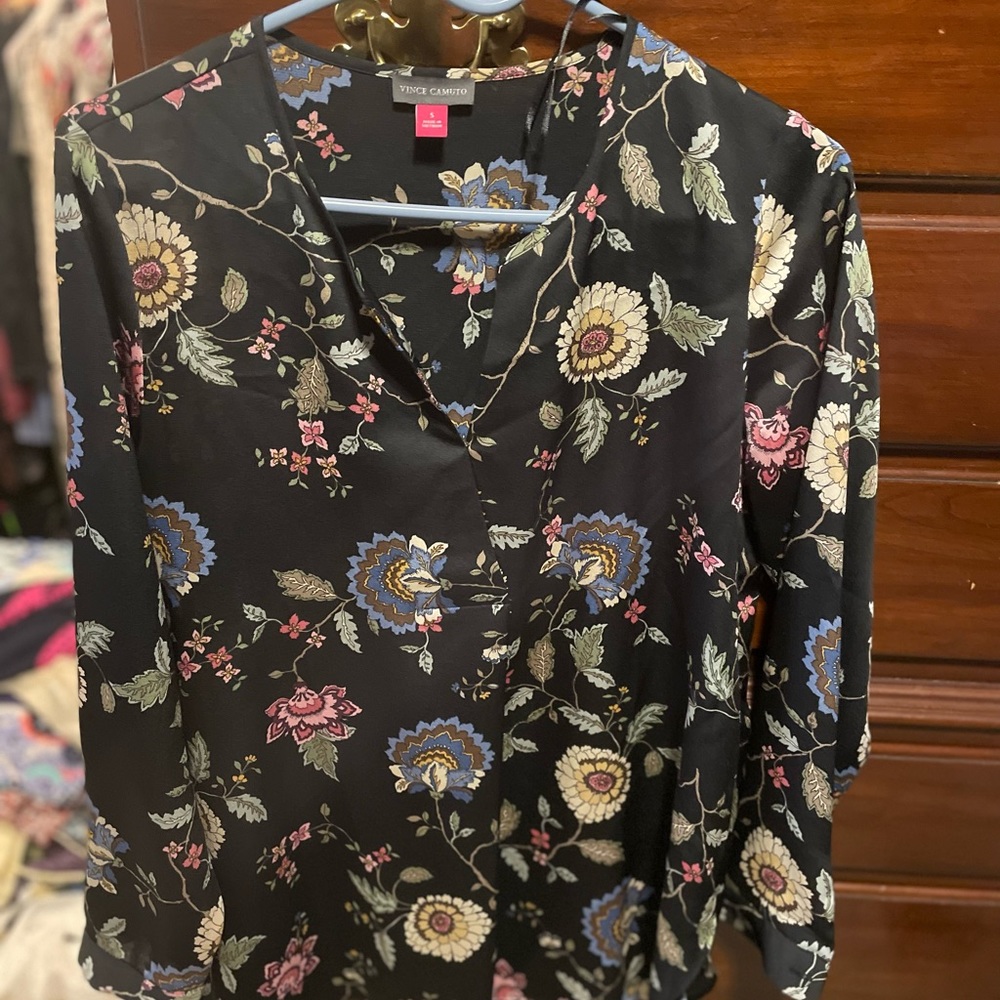 Vince Camputo top